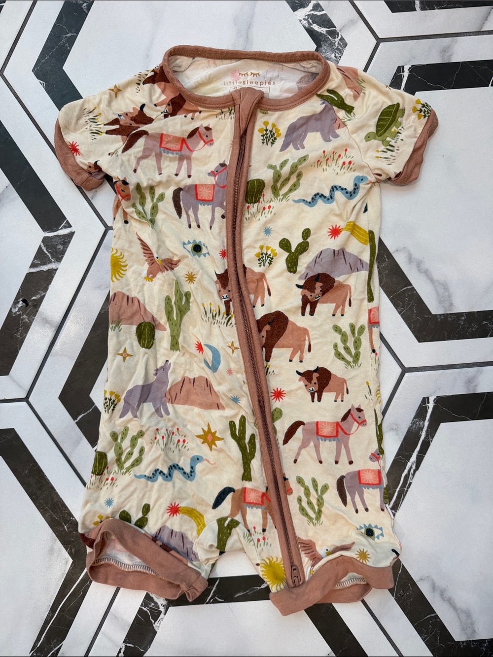 Desert Short Zippy